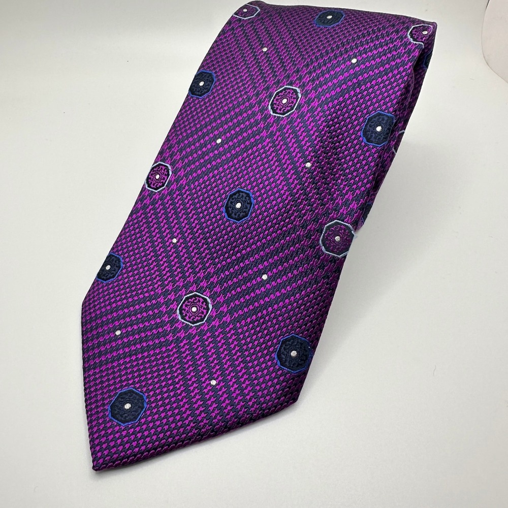 Bruno Piattelli Mens Purple Geometric Medallion Silk Necktie Hand Made Classic